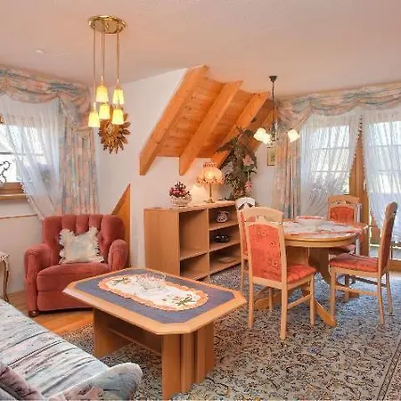 Hirschenhof Apartment *